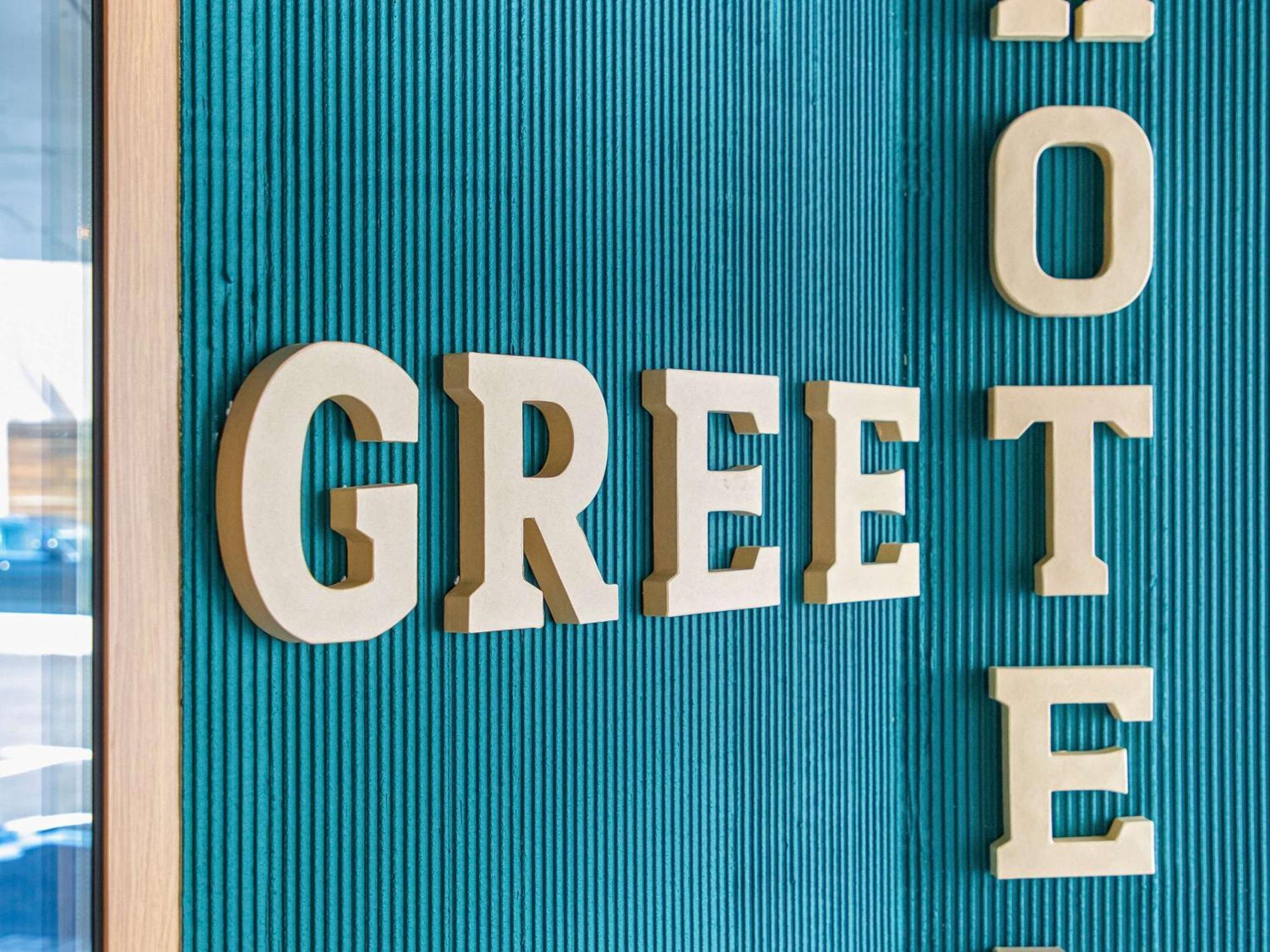 Greet Hotel Salon De Provence Esterno foto